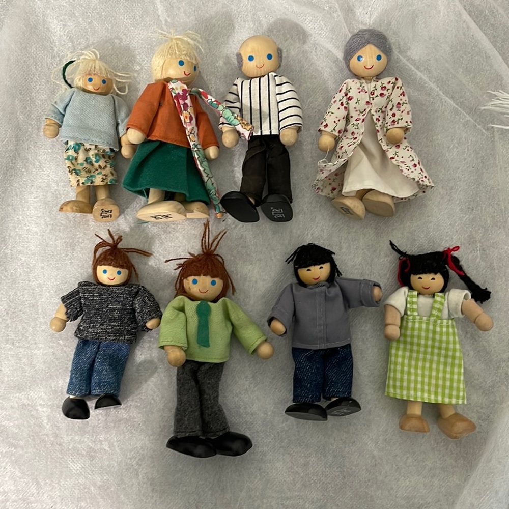 Ryan's Room set of eight wood figures